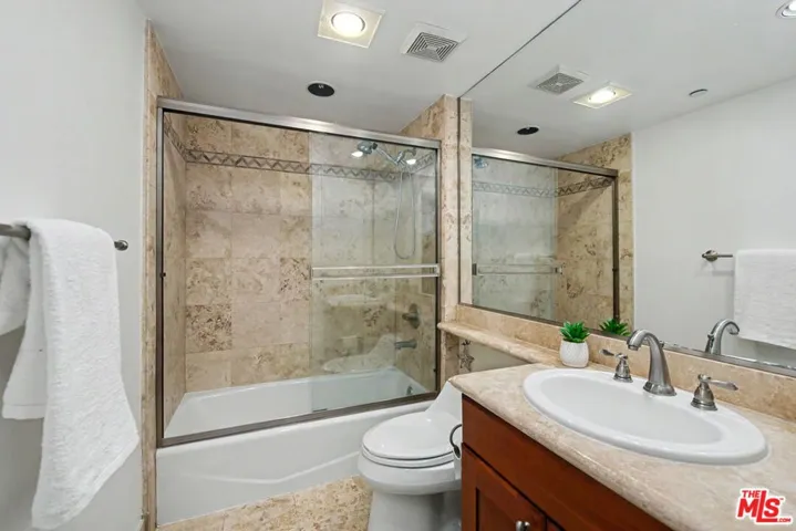 1878 Greenfield Avenue Ph5, Los Angeles, California 90025