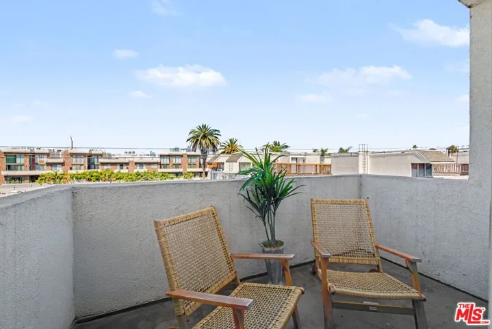 1878 Greenfield Avenue Ph5, Los Angeles, California 90025