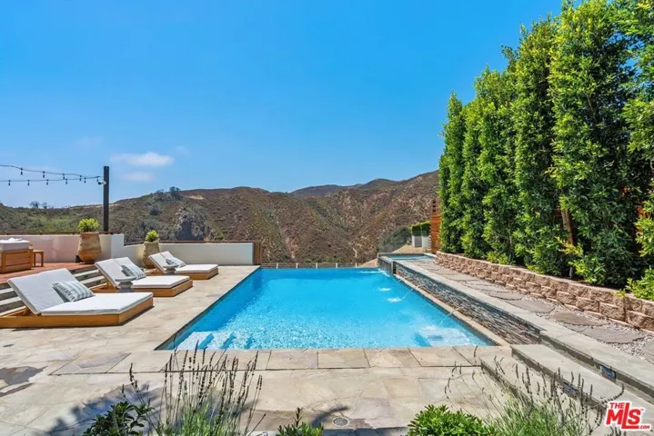 1535 Umeo Road, Los Angeles, California 90272