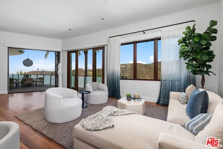 1535 Umeo Road, Los Angeles, California 90272