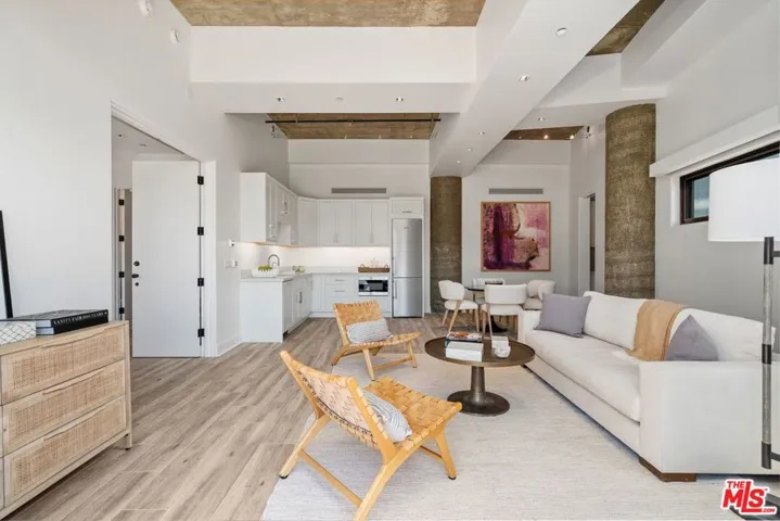 1535 Umeo Road, Los Angeles, California 90272