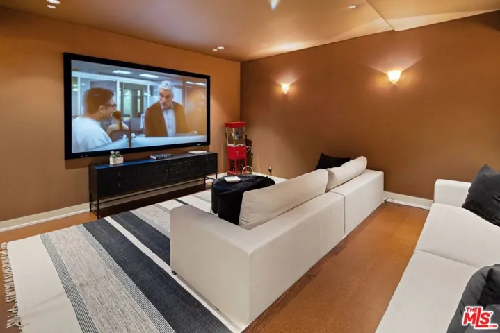 1535 Umeo Road, Los Angeles, California 90272