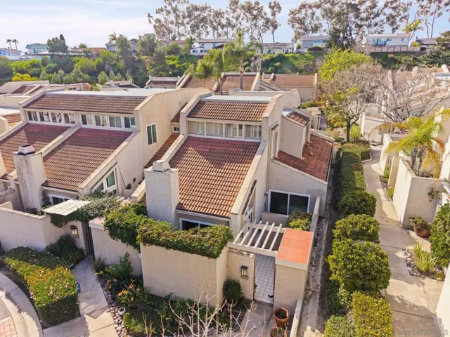 6228 Caminito Araya, San Diego, California 92122