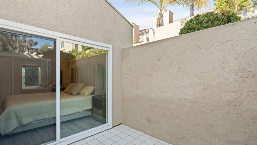 6228 Caminito Araya, San Diego, California 92122