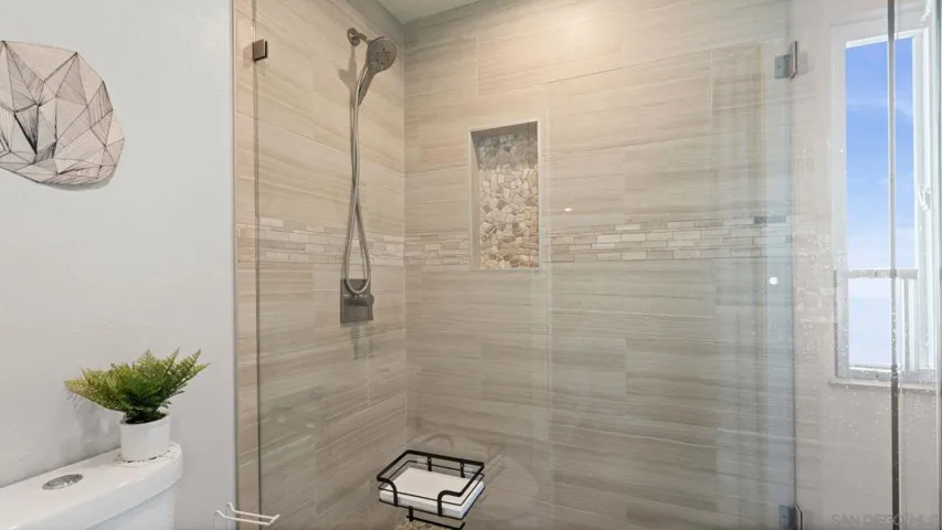 6228 Caminito Araya, San Diego, California 92122