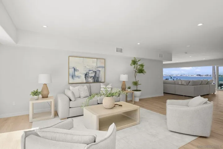 3611 Riviera, San Diego, California 92109
