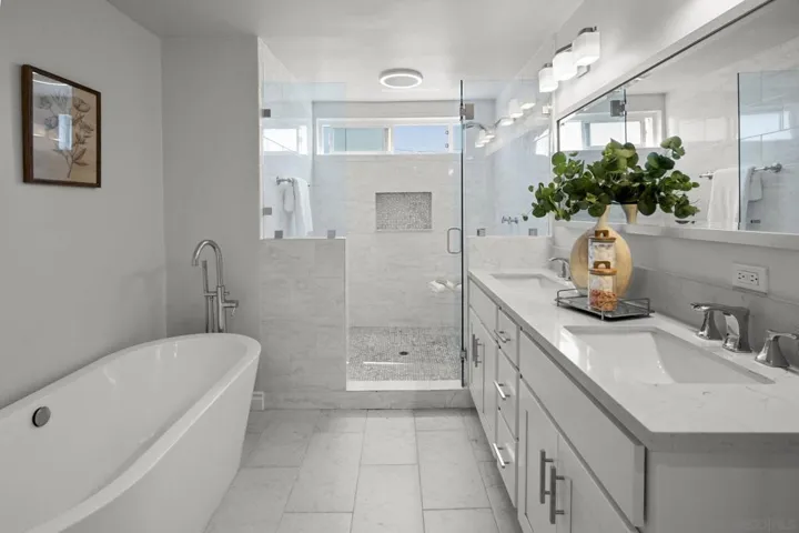 3611 Riviera, San Diego, California 92109