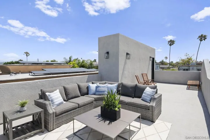 3611 Riviera, San Diego, California 92109