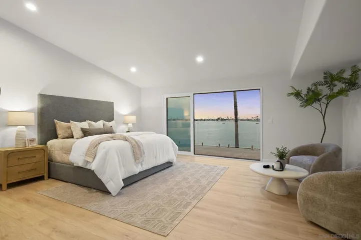 3611 Riviera, San Diego, California 92109