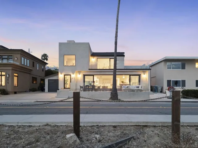 3611 Riviera, San Diego, California 92109