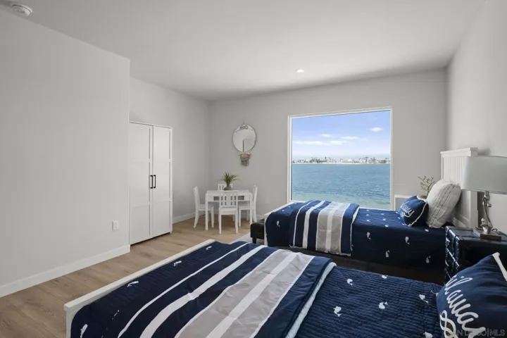 3611 Riviera, San Diego, California 92109