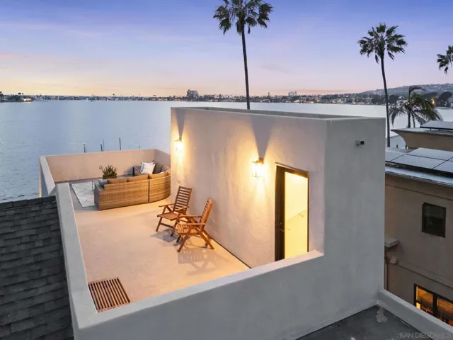3611 Riviera, San Diego, California 92109
