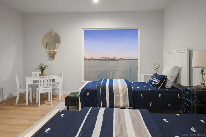 3611 Riviera, San Diego, California 92109