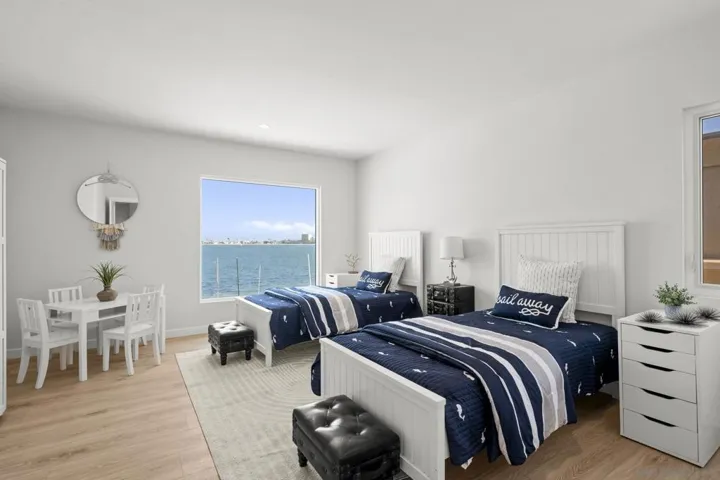 3611 Riviera, San Diego, California 92109