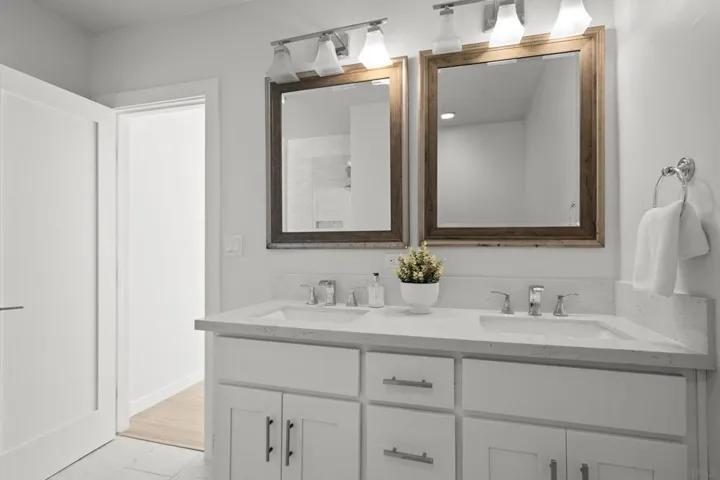 3611 Riviera, San Diego, California 92109