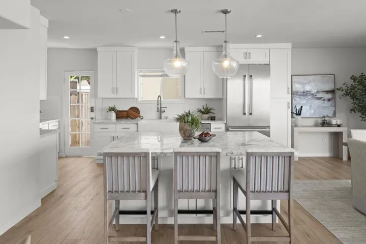 3611 Riviera, San Diego, California 92109