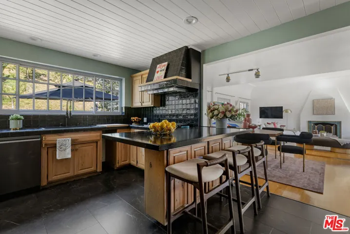 2614 Rutherford Drive, Los Angeles, California 90068
