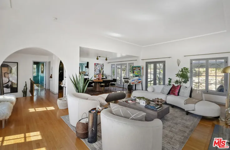 2614 Rutherford Drive, Los Angeles, California 90068