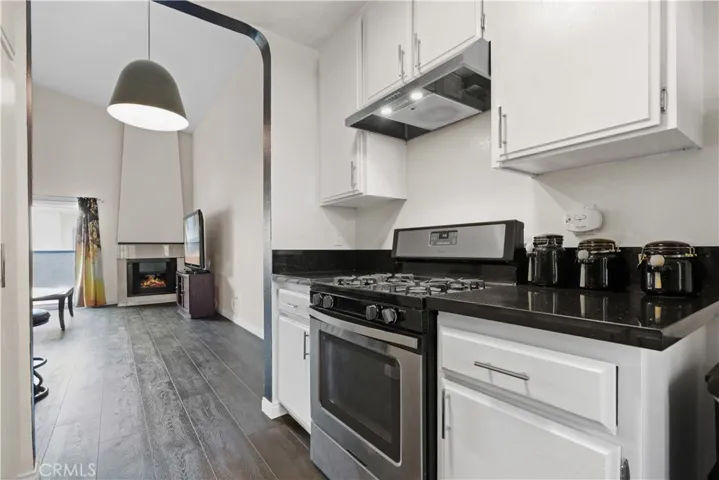 5805 Whitsett Avenue 211, Valley Village, California 91607