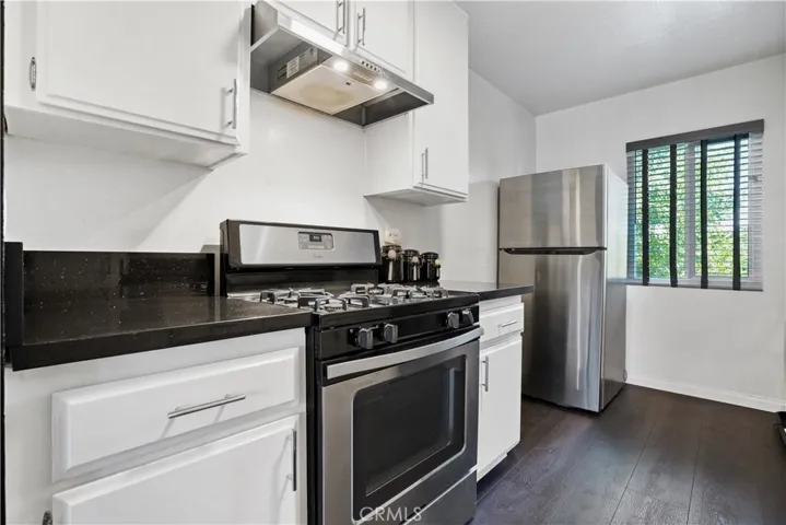 5805 Whitsett Avenue 211, Valley Village, California 91607