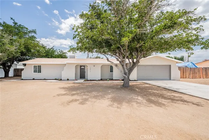 13913 Cronese Road, Apple Valley, California 92307
