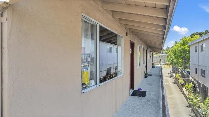 2529 E 27th St, Oakland, California 94601