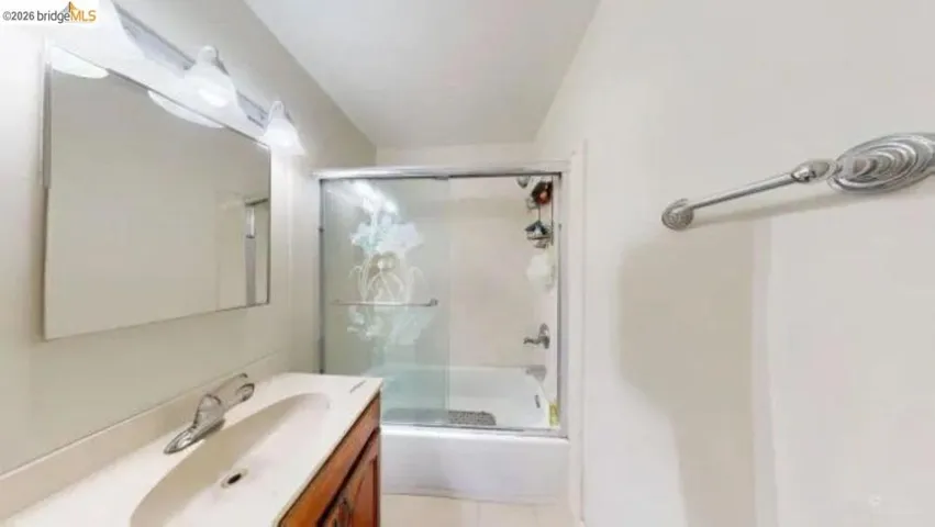 2529 E 27th St, Oakland, California 94601