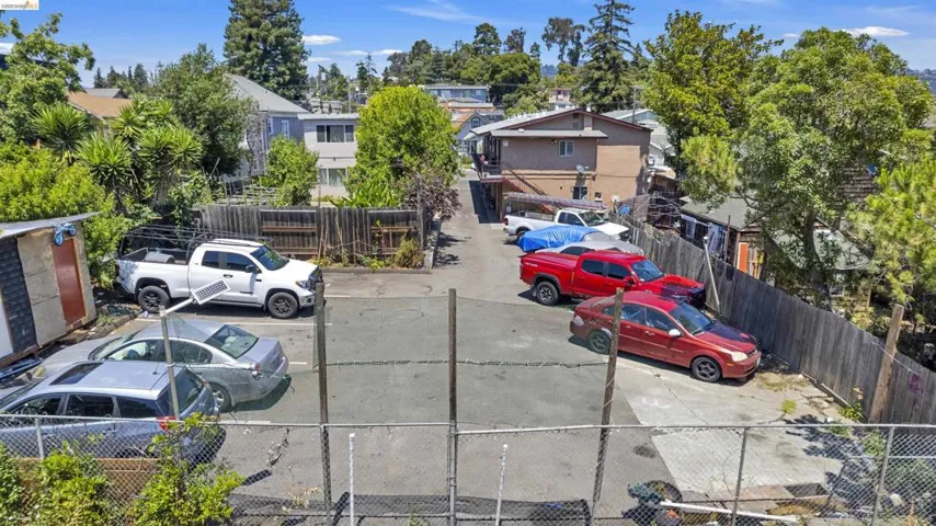 2529 E 27th St, Oakland, California 94601