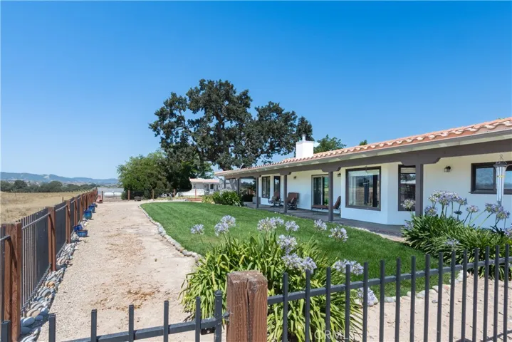 Another view of the back of this home with views toward Paso Robles