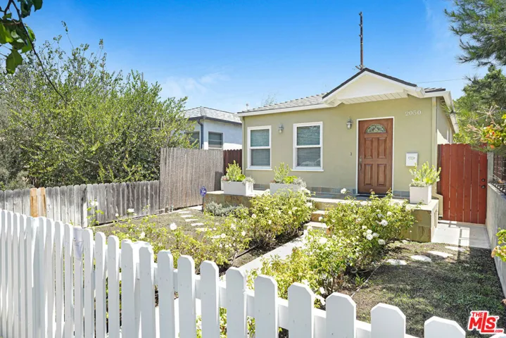 2050 Walgrove Avenue, Los Angeles, California 90066