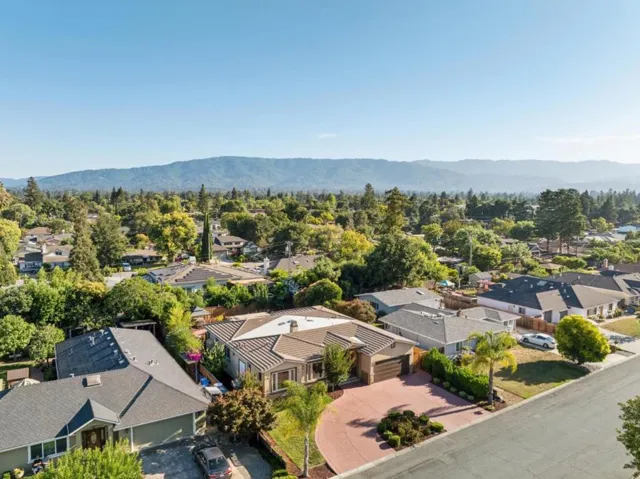 18548 Paseo Tierra, Saratoga, California 95070