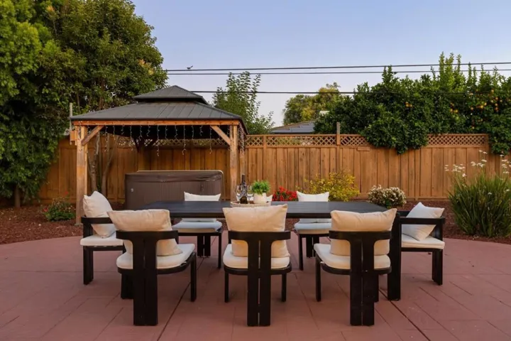 18548 Paseo Tierra, Saratoga, California 95070