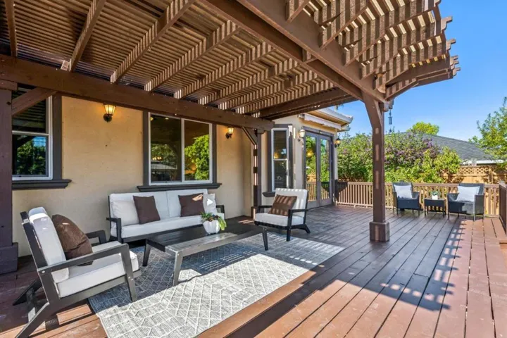 18548 Paseo Tierra, Saratoga, California 95070