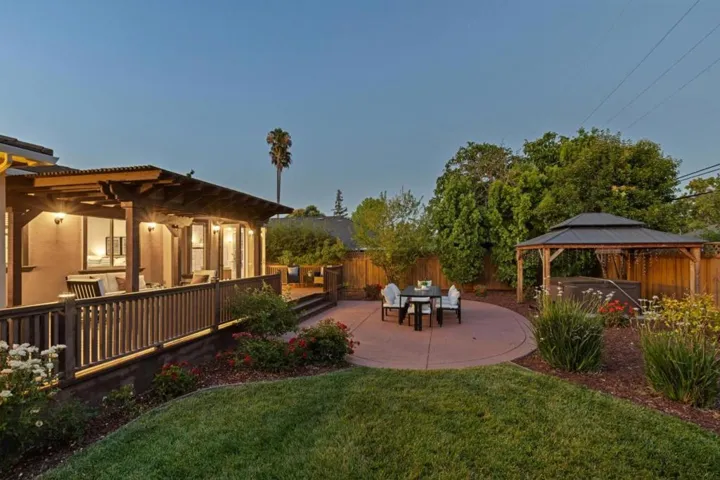 18548 Paseo Tierra, Saratoga, California 95070
