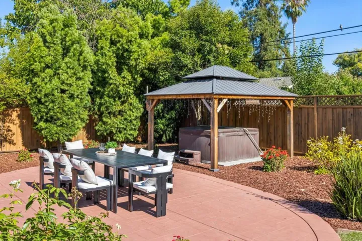 18548 Paseo Tierra, Saratoga, California 95070