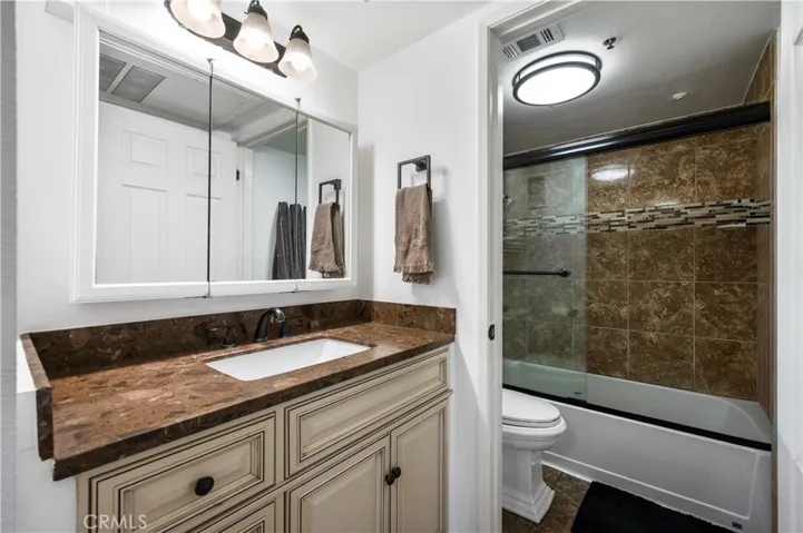 35 Linden 410, Long Beach, California 90802