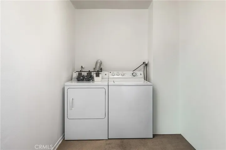 In Unit Laundry!
