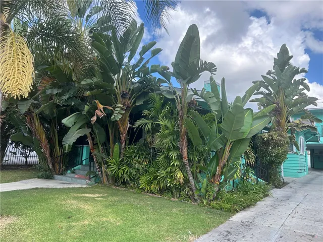 4727 Oakwood Avenue, Los Angeles, California 90004