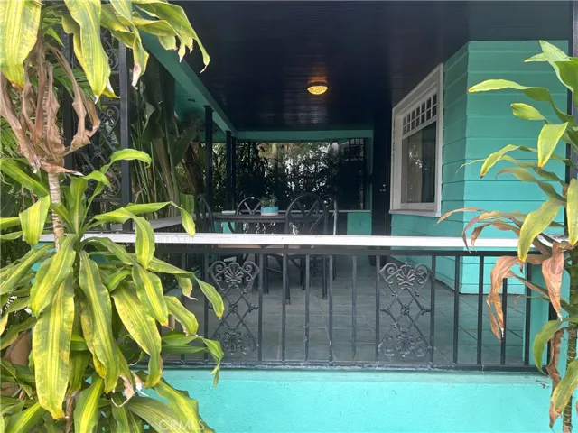 4727 Oakwood Avenue, Los Angeles, California 90004
