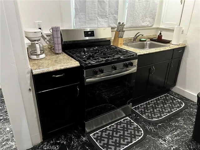 4727 Oakwood Avenue, Los Angeles, California 90004