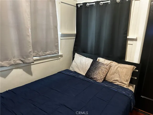4727 Oakwood Avenue, Los Angeles, California 90004