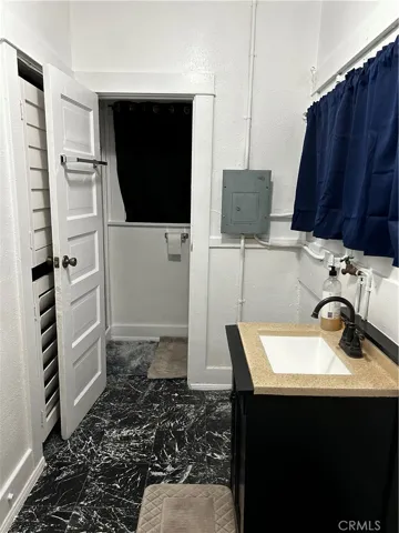 4727 Oakwood Avenue, Los Angeles, California 90004