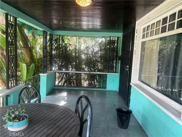 4727 Oakwood Avenue, Los Angeles, California 90004
