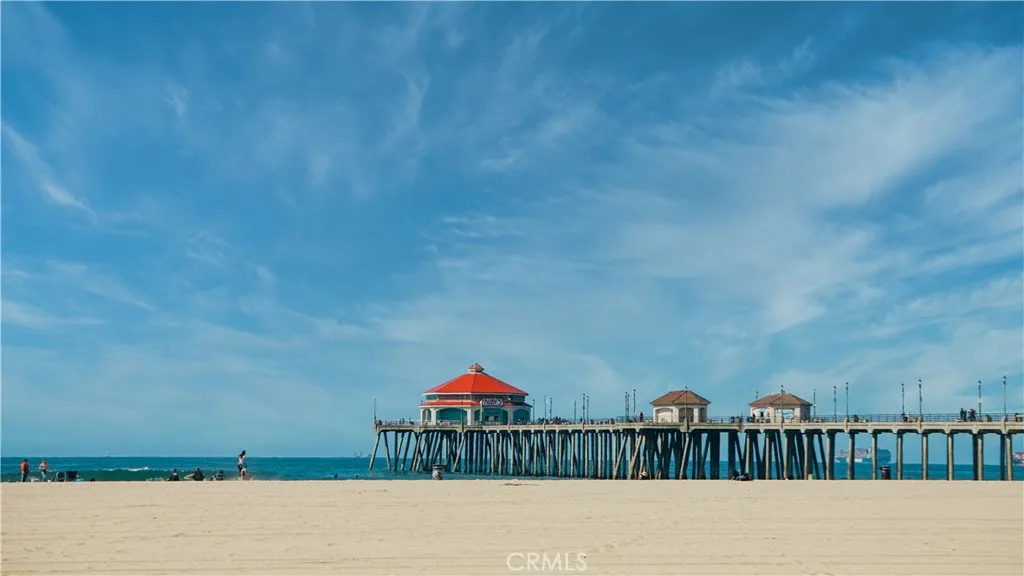 Minutes from Huntington State Beach