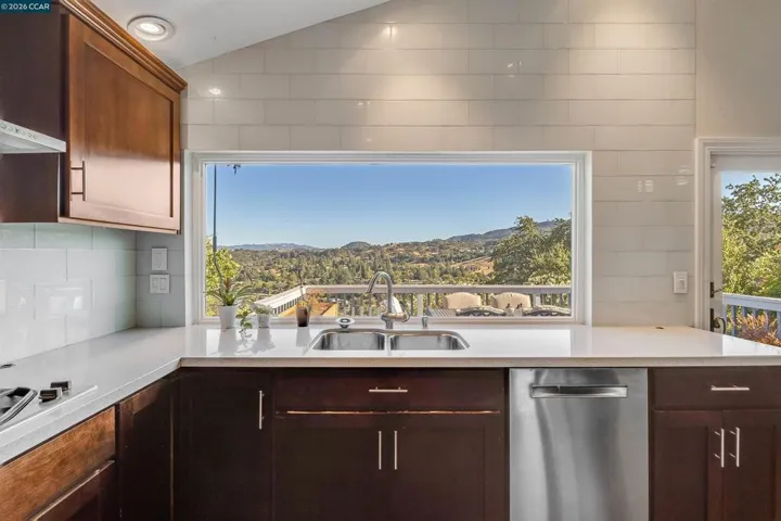 640 Skyline Dr, Martinez, California 94553