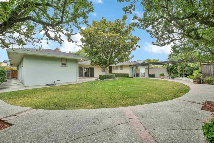 227 Pueblo Dr, Pittsburg, California 94565