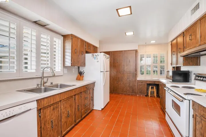 227 Pueblo Dr, Pittsburg, California 94565