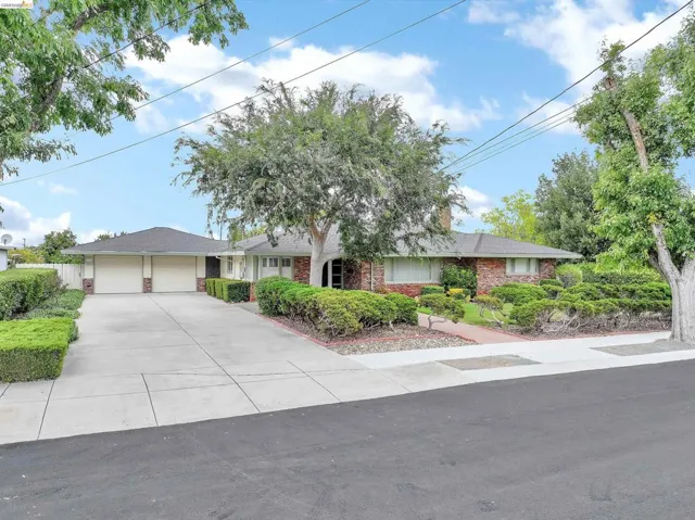 227 Pueblo Dr, Pittsburg, California 94565