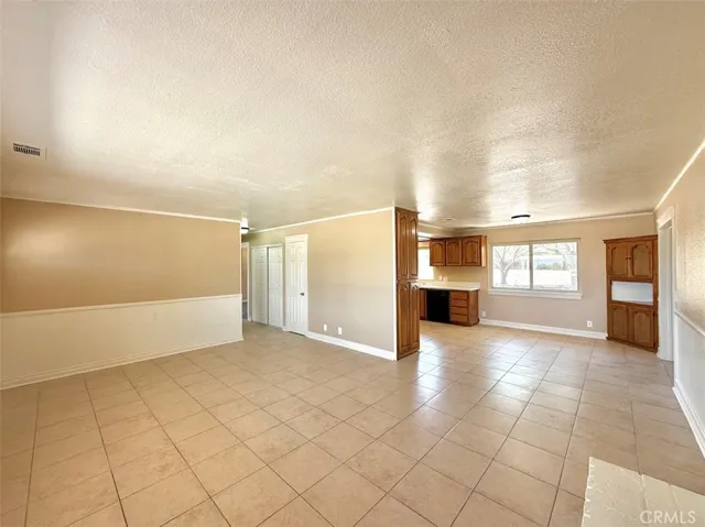 8938 Evergreen, Hesperia, California 92345