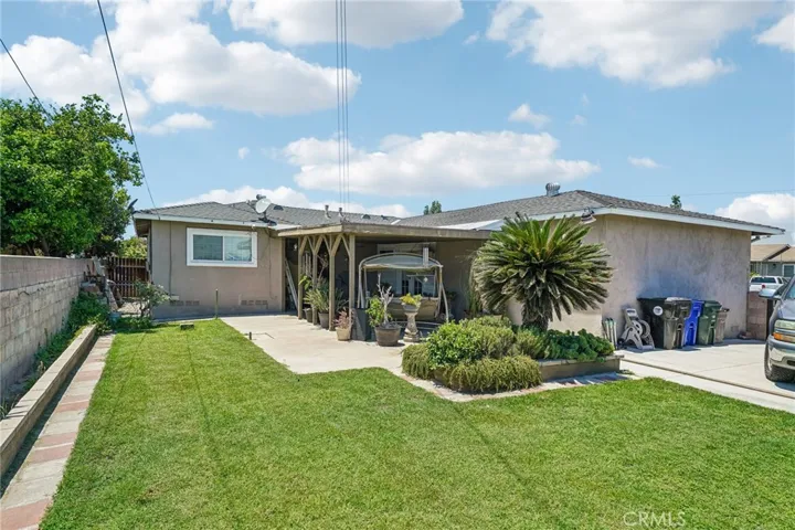 9929 Claremont, Bloomington, California 92316